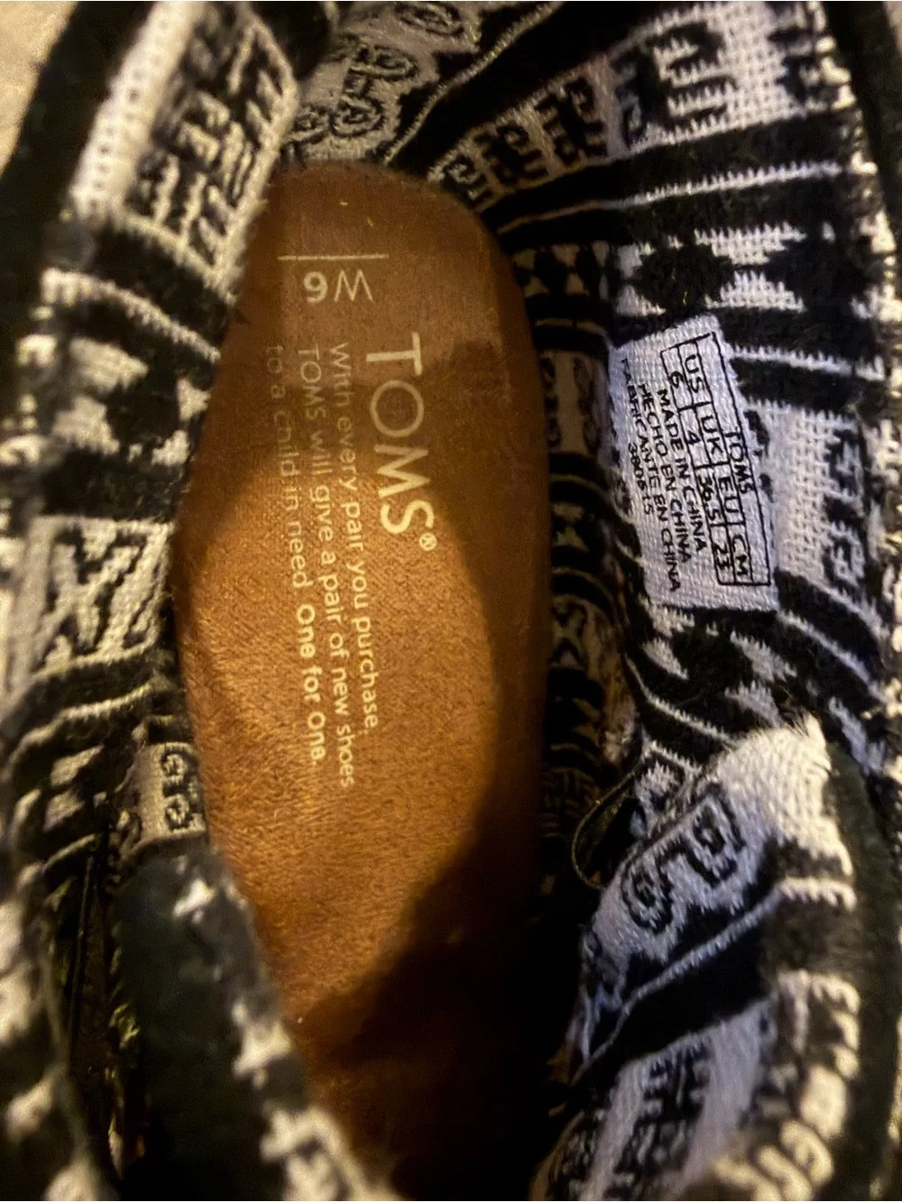 Toms classic black